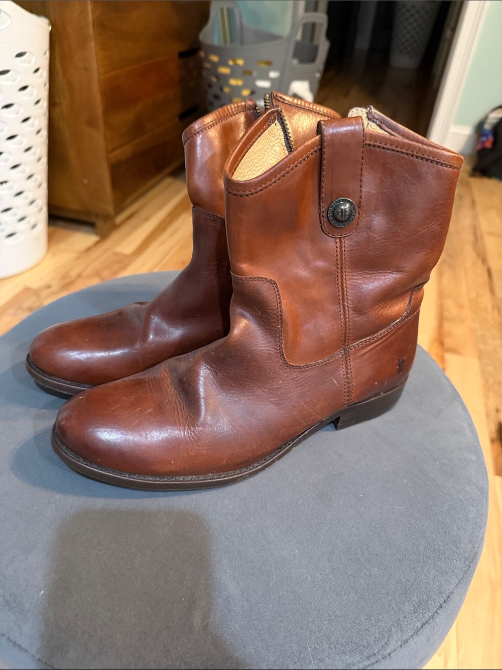 Frye Melissa Button Short 77897